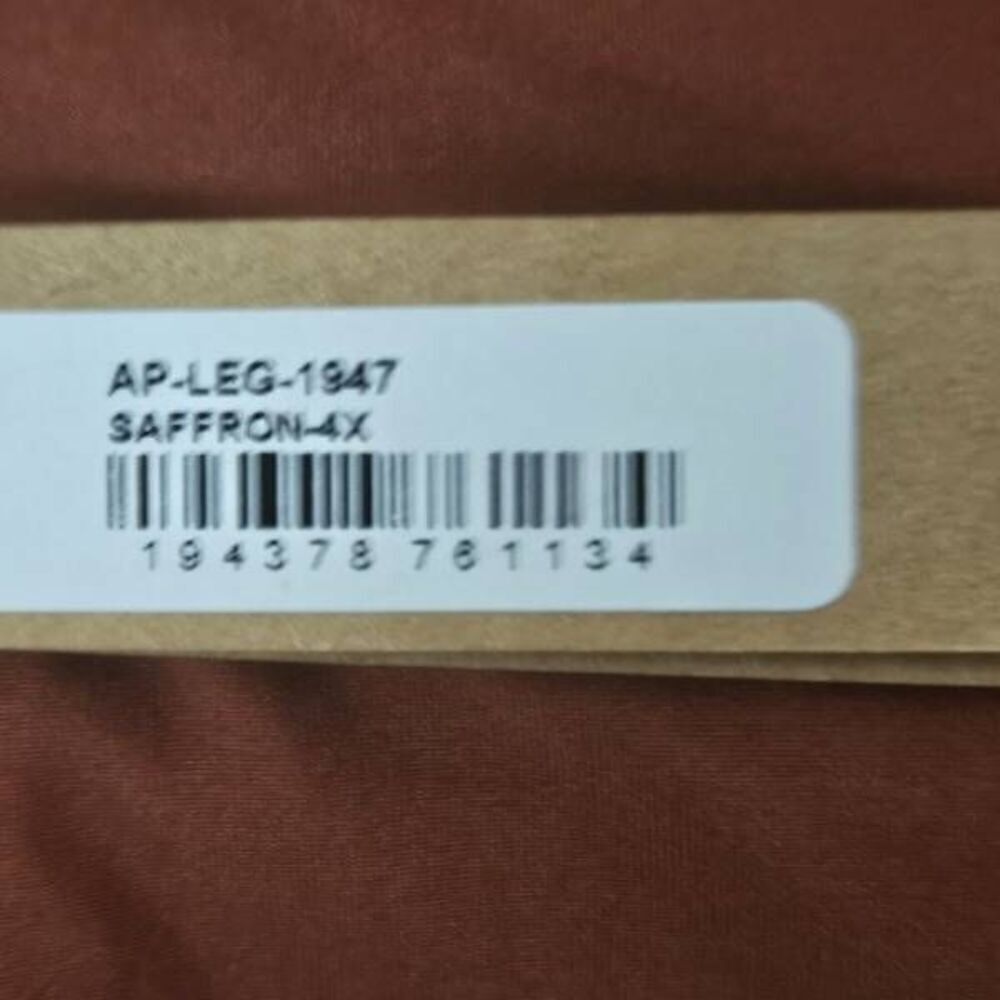 SKIMS PLUS SIZE LOUNGE LEGGINGS WITH FEET. NWT - Picture 9 of 9